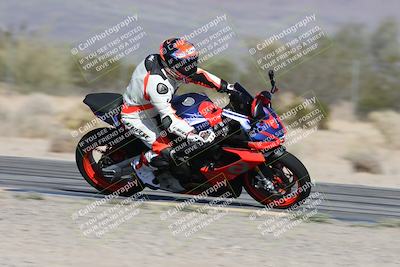 media/Dec-01-2025-Moto Forza (Mon) [[2daa91e15f]]/3-Beginner Group/Session 2 (Turn 7 Inside Pans)/